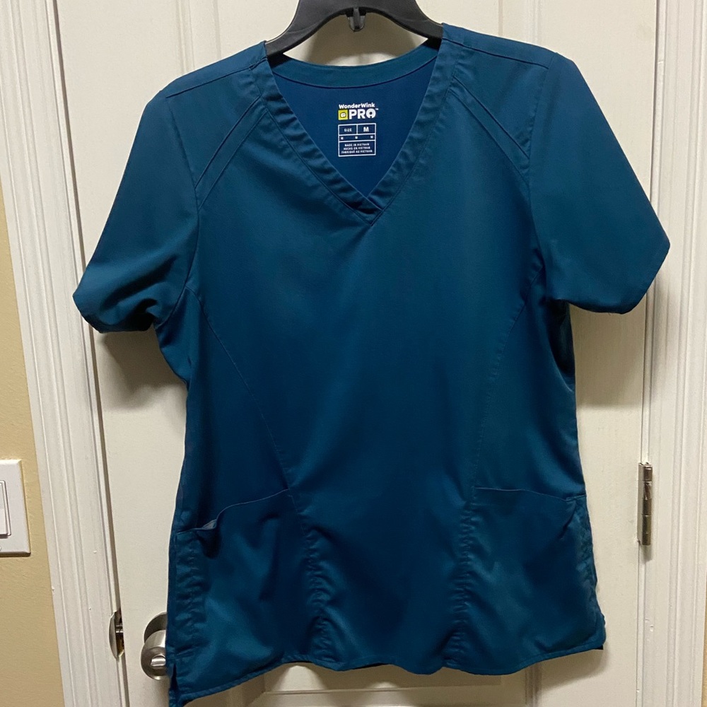 WonderWink Pro Scrub Top.